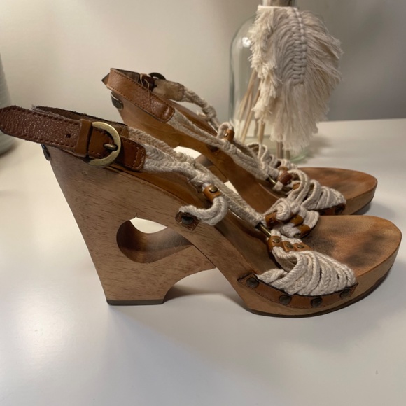 Michael Kors Sandals - Picture 2 of 3